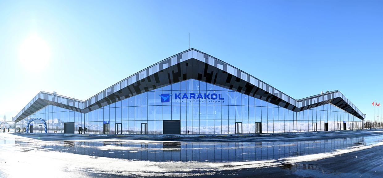 В городе Каракол торжественно открыли новый аэропорт – фото