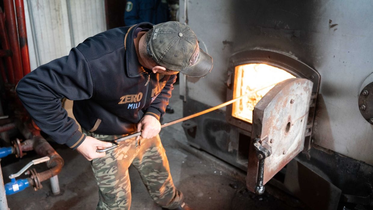 В КР уничтожили все старые акцизные марки, выпущенные до 2024 года