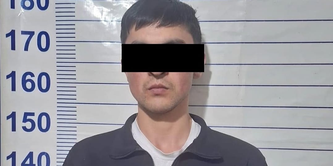 Сотрудник банка из Нарына выманил у жертвы более 1 млн сомов через WhatsApp