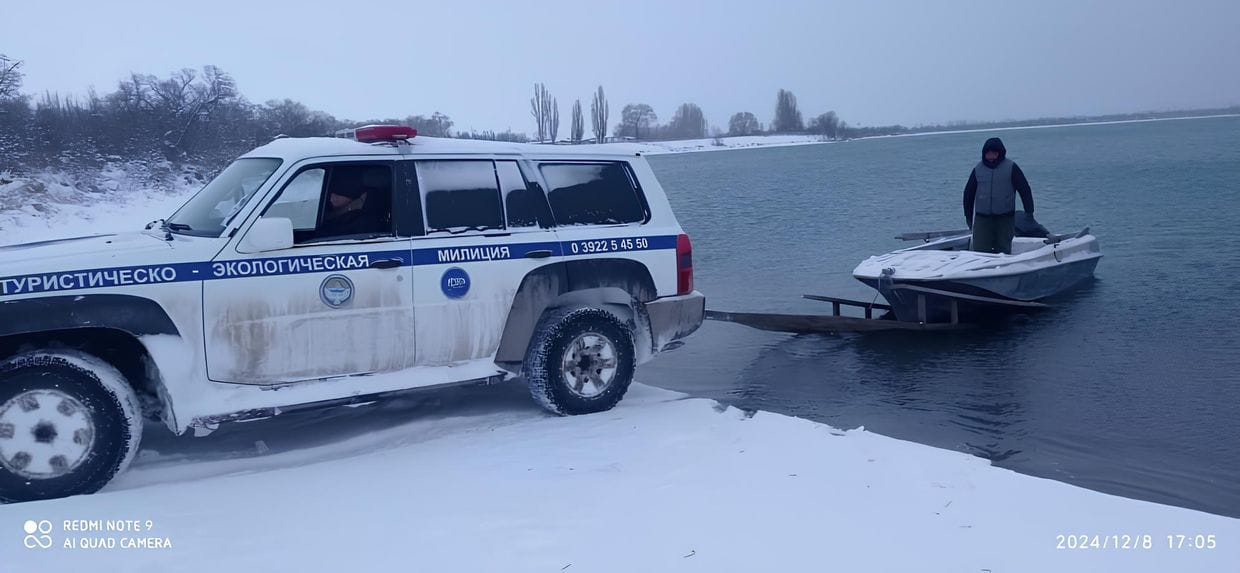 На Иссык-Куле изъяли 2.6 тысячи метров браконьерских сетей