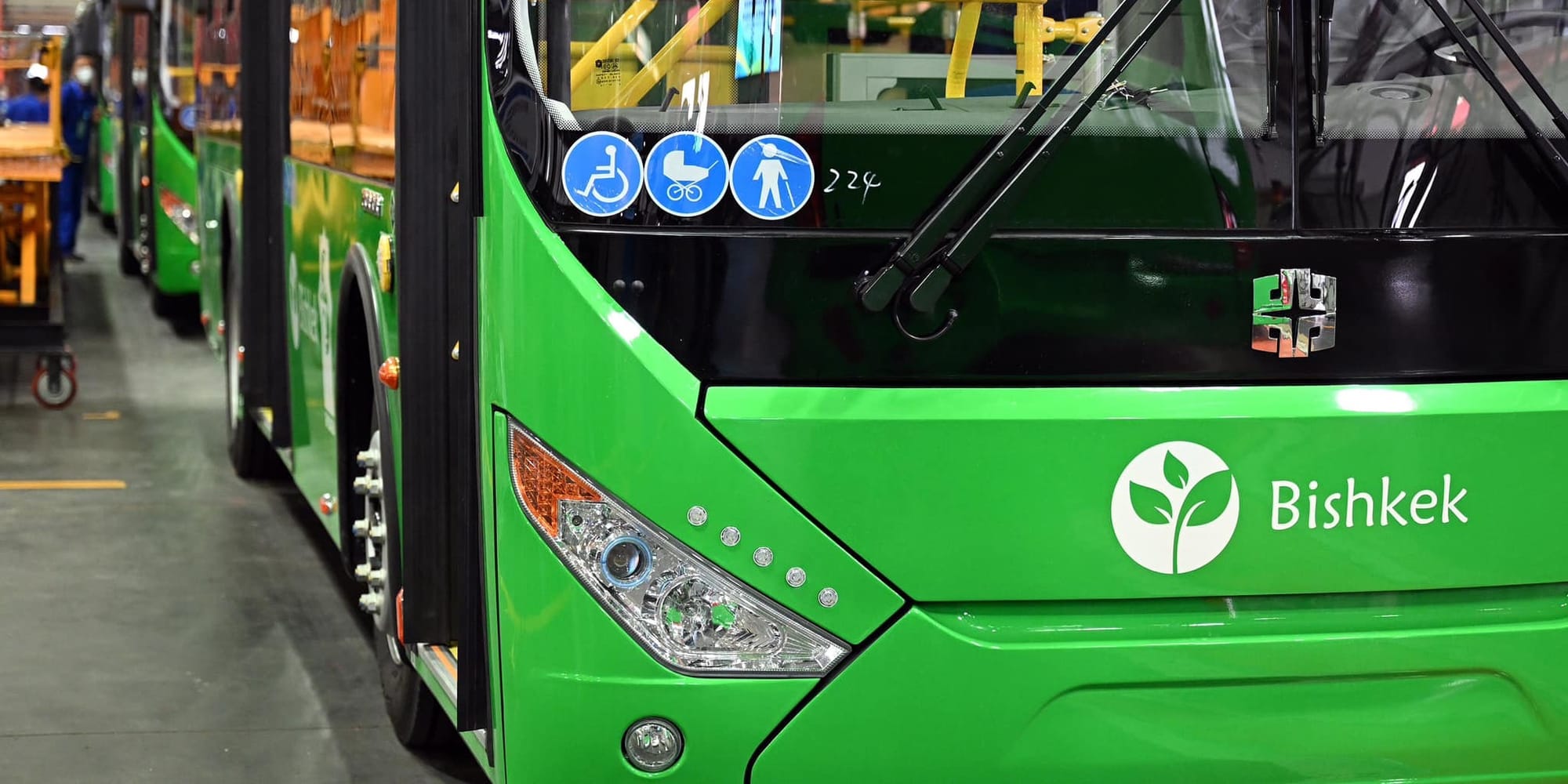 В Бишкеке изменили схемы движения автобусов и маршруток из-за ремонта теплосетей на Рыскулова