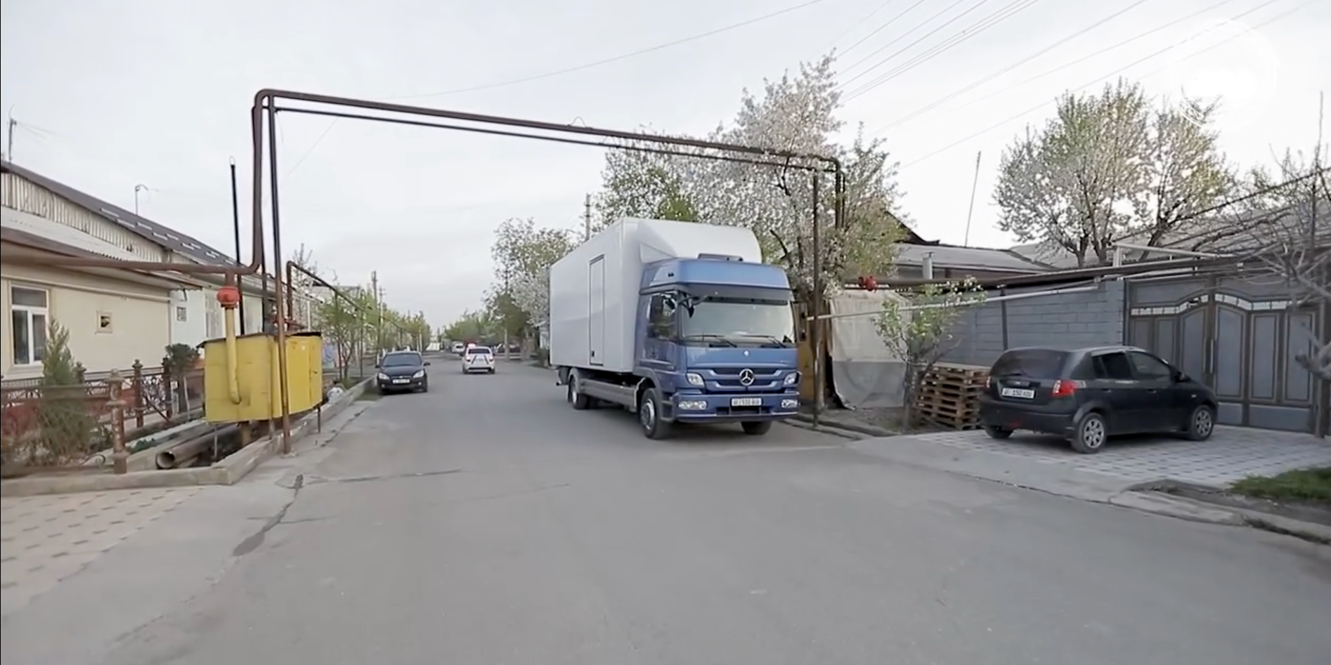 В Оше ограничили движение грузовиков по улице Абдуллаева