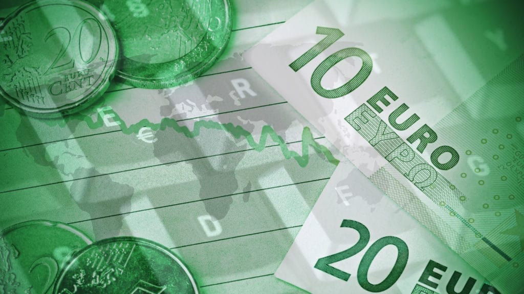 Евро вырос на 3.5% и приблизился к отметке в 100 сомов — курс валют НБ КР на выходные