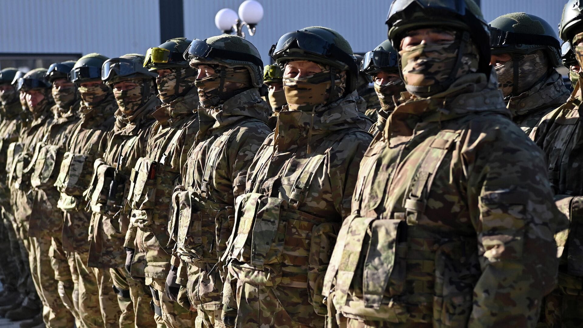 Военным и силовикам повысили компенсации за аренду жилья – решение кабмина КР