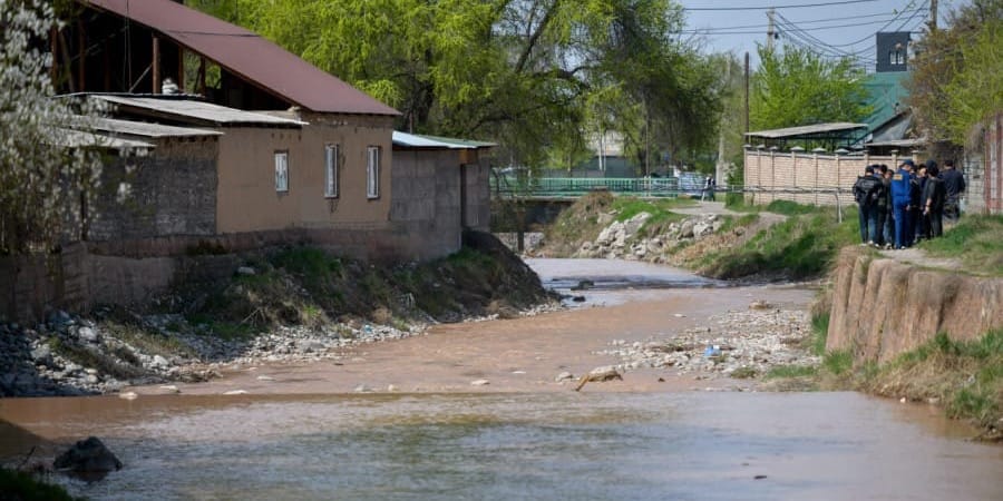 Мэрия Бишкека призвала горожан привести объекты у водоемов в порядок