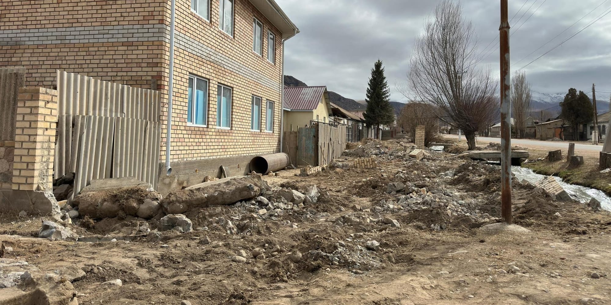 В селе Боконбаево снесли объекты, выходящие за красную линию
