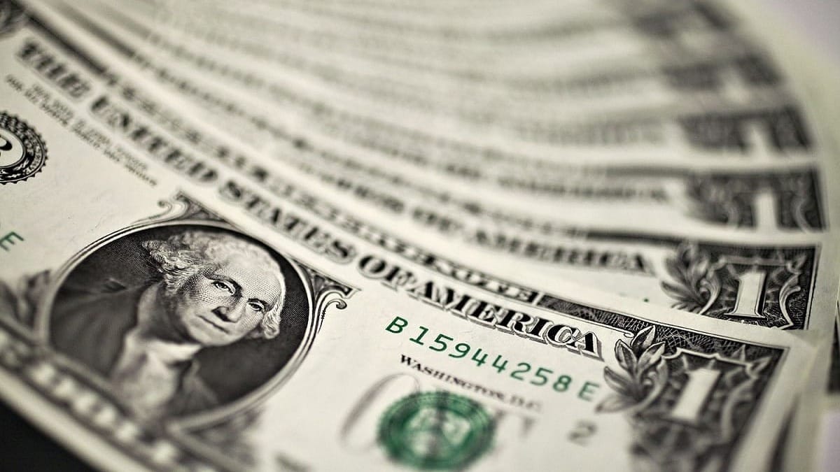 В КР долларизация кредитов и депозитов остается высокой – АБР