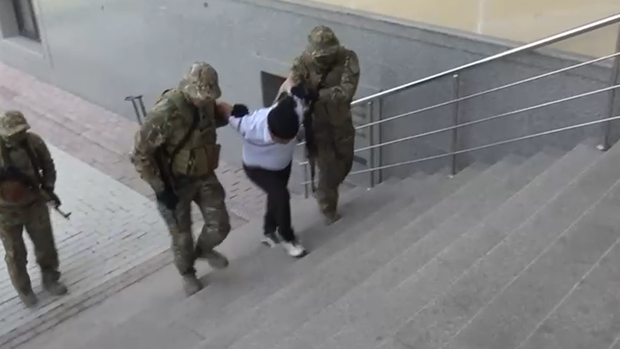 Одноклассник Камчы Асанбека по кличке «Пипи» отрекся от ОПГ Кольбаева после беседы в ГКНБ