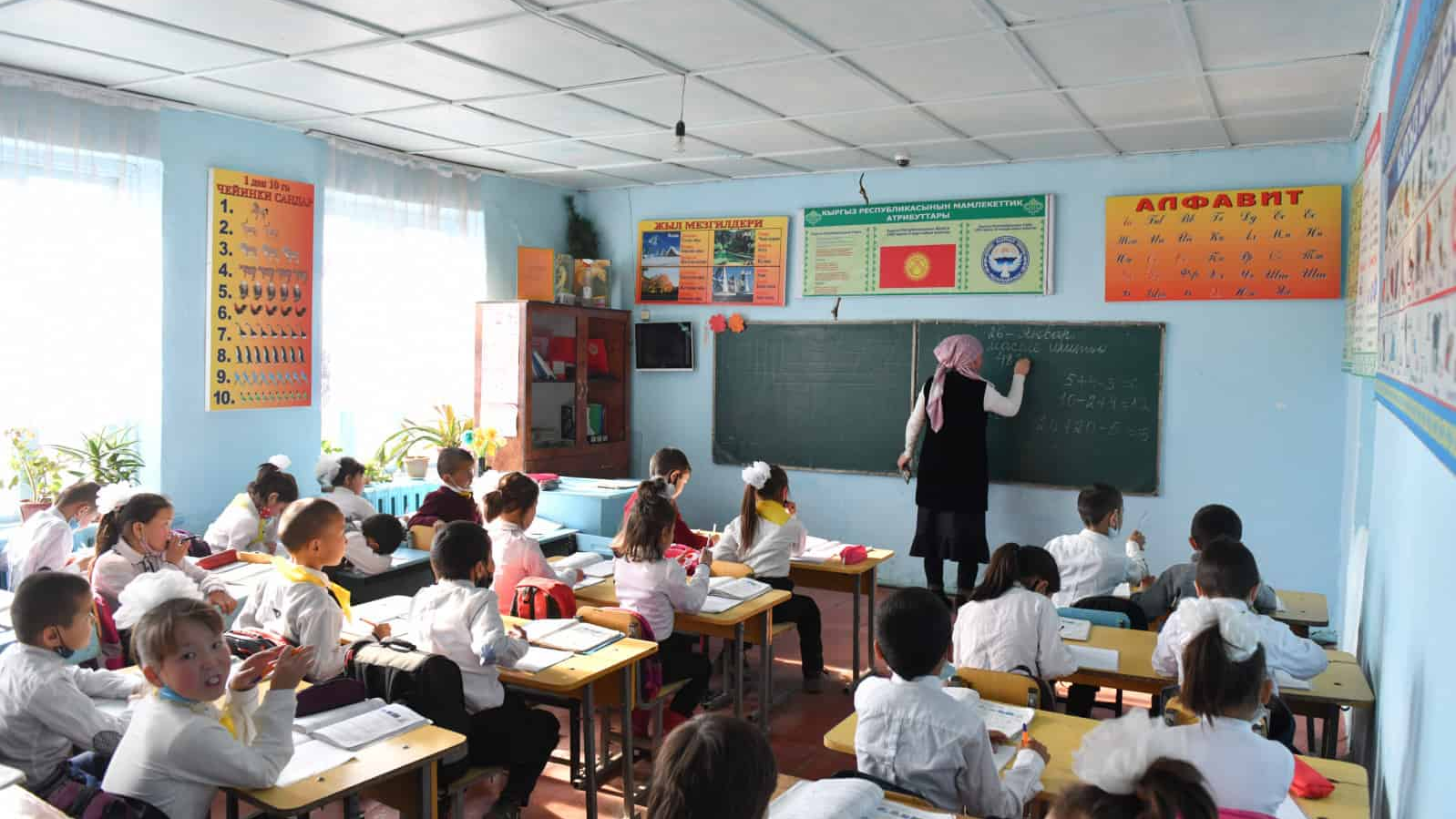 Детей с «липовой» регистрацией в Бишкеке отчислят и отправят в школы по месту жительства