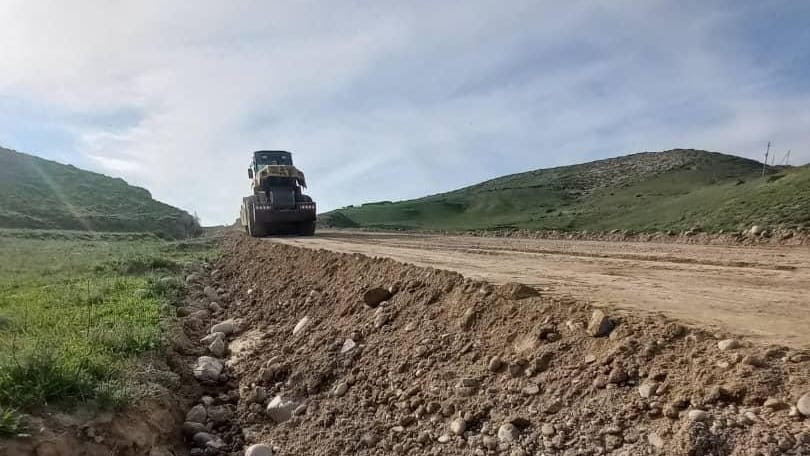В Ошской области стартовали работы по асфальтированию участка трассы Ноокат – Араван