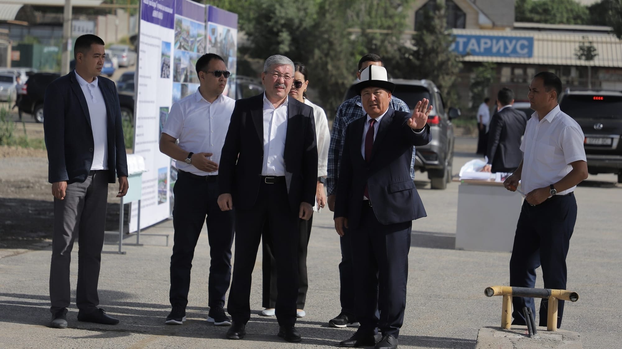 Обновленный авторынок «Жапалак» в Оше будет вмещать до 4 тысяч машин – стройку посетил глава кабмина