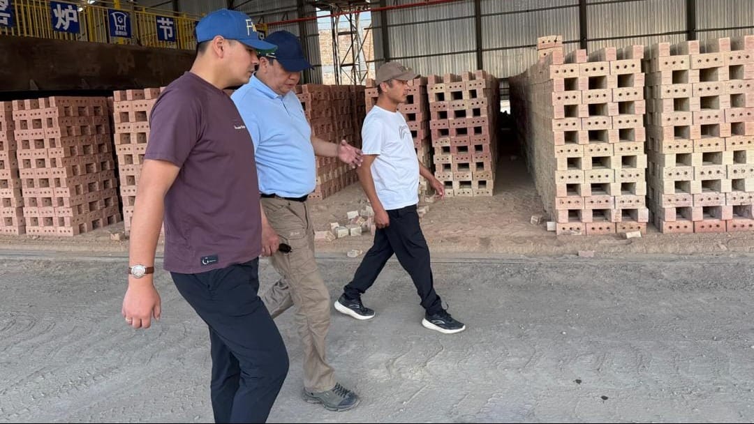 В Бишкеке готовят к запуску кирпичный завод – мэр ознакомился с ходом работ