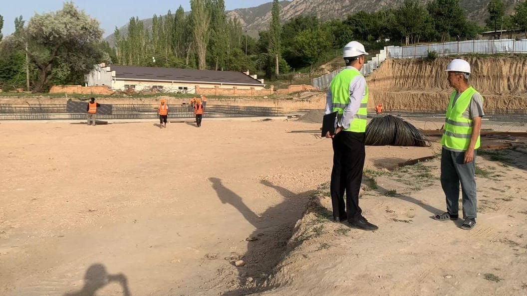 В Баткенской области на стройплощадках выявлены нарушения – застройщикам выданы предписания