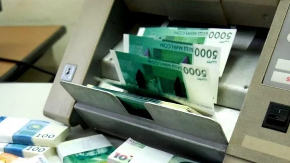 Кредитный портфель банков КР за месяц вырос на 11 млрд сомов
