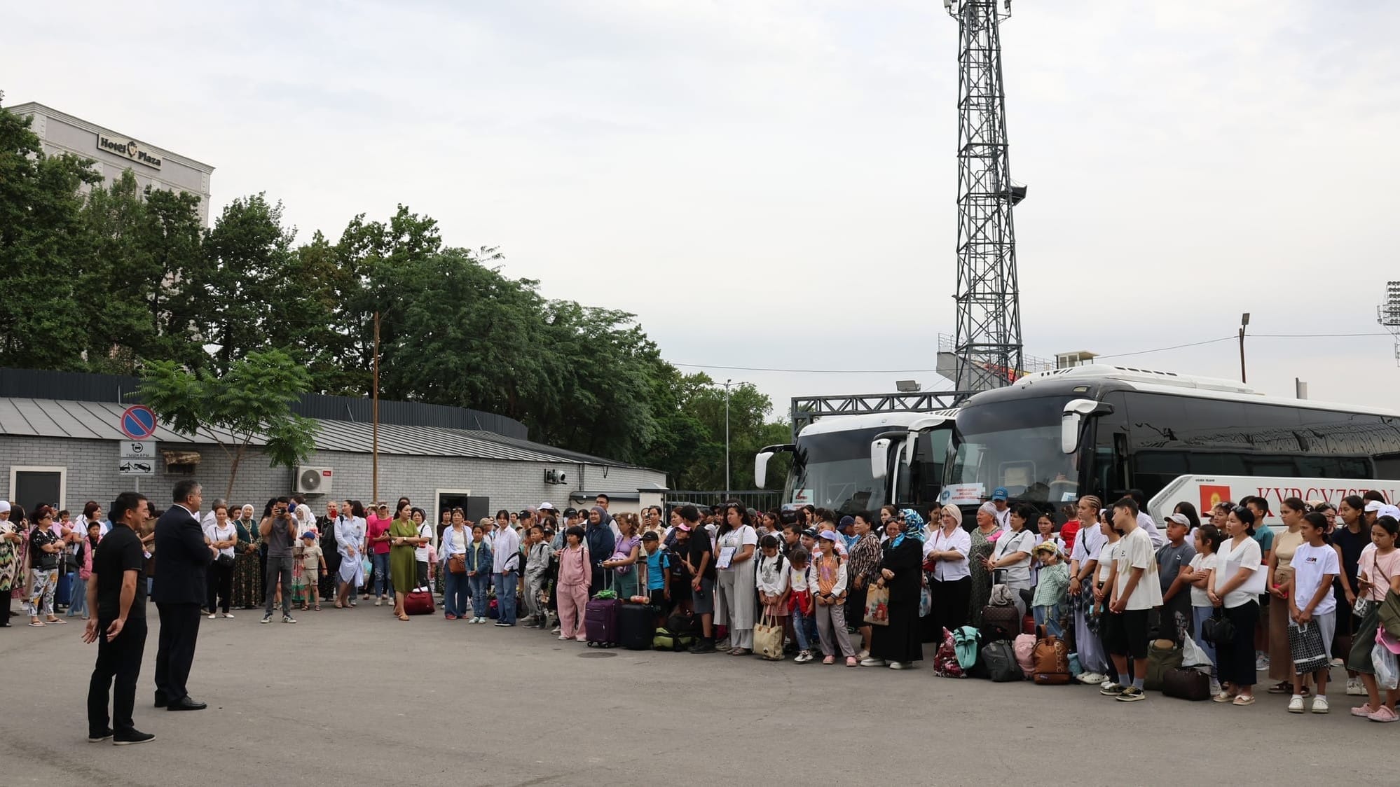 На Иссык-Куль отправили отдыхать 500 детей из социально уязвимых категорий