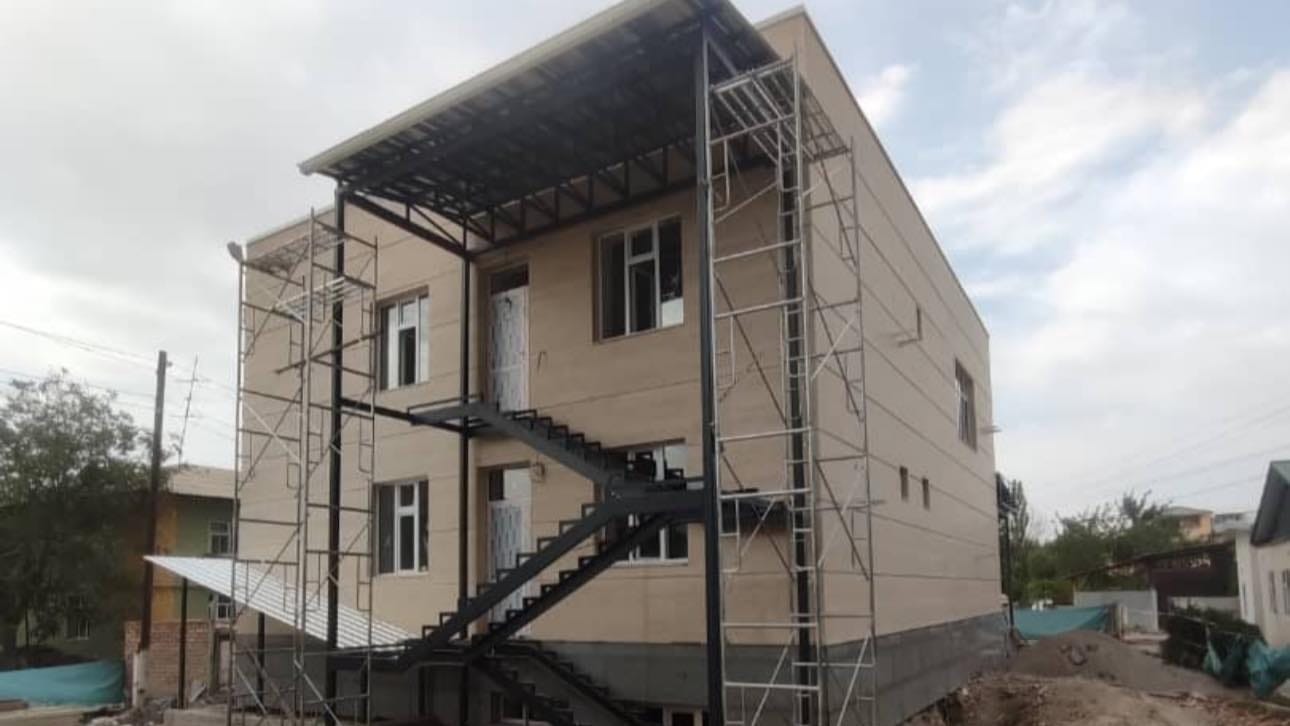 Строительство нового здания Минюста в Баткене. Фото: Минстрой.