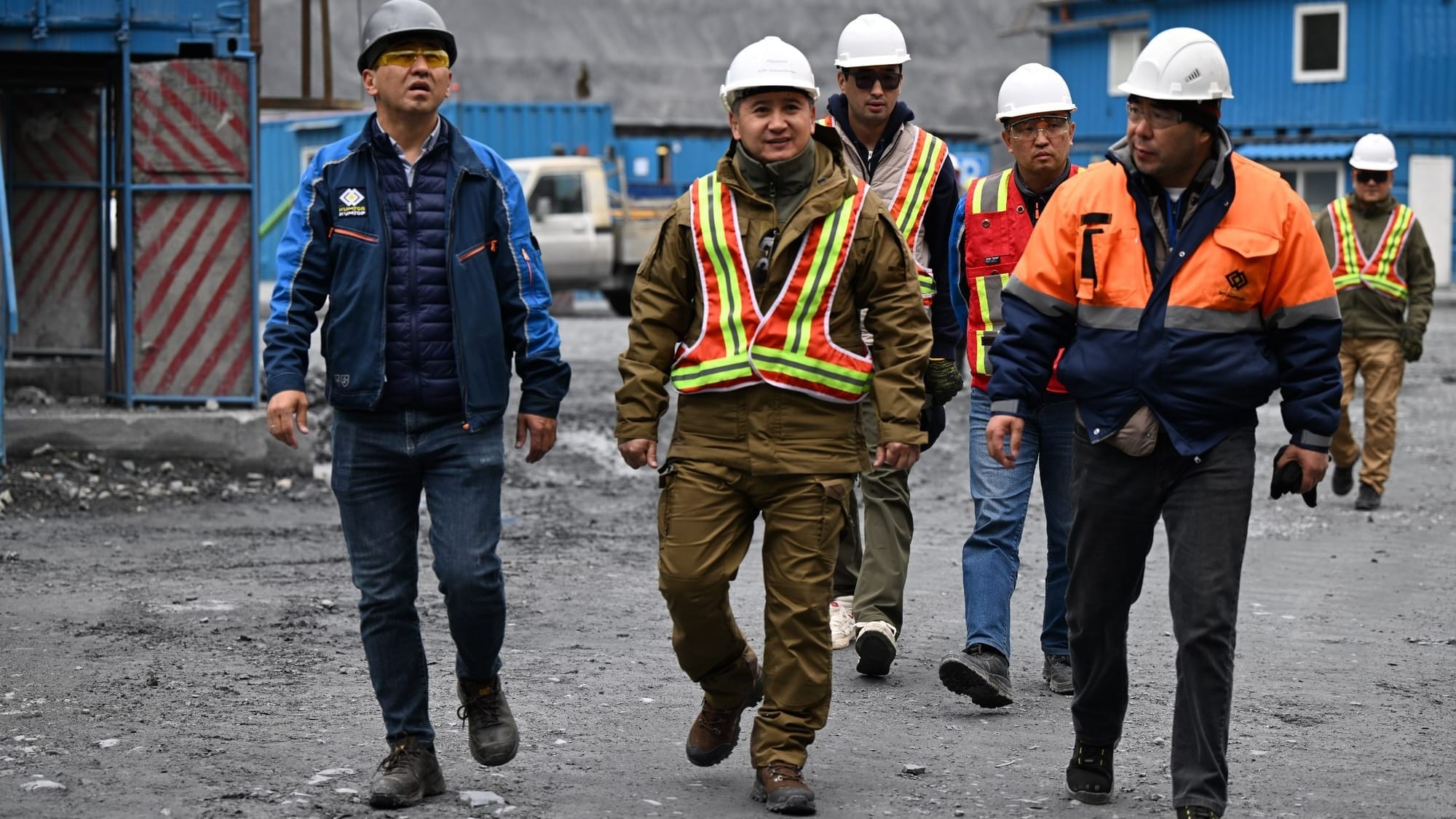 Глава «Кыргызалтына» посетил рудник Кумтор