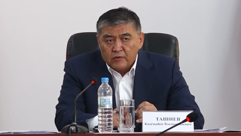 Ташиев раскритиковал плачевное состояние дорог в Нарынской области