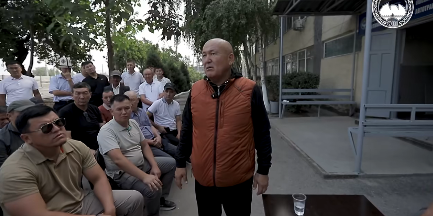 Мэр Оша потребовал от директоров рынка и автовокзала отказаться от телохранителей