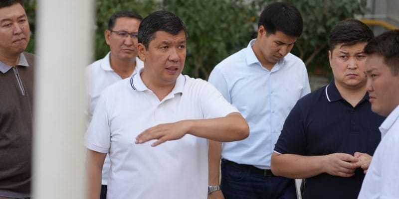 Детсады, скверы и МТУ: мэр Бишкека выявил нарушения на объектах Ленинского района