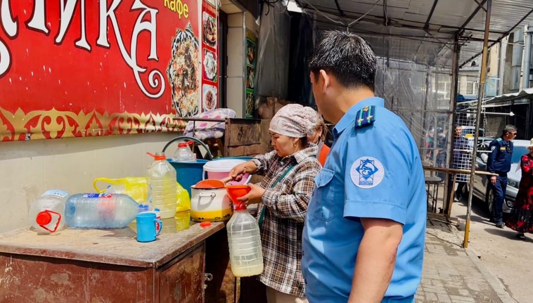 В Бишкеке за полгода закрыли 995 точек несанкционированной торговли