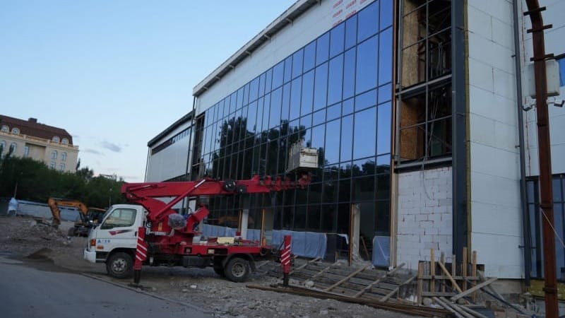 Инспекция малой аренды стадиона им. Омурзакова. Фото: мэрия Бишкека.