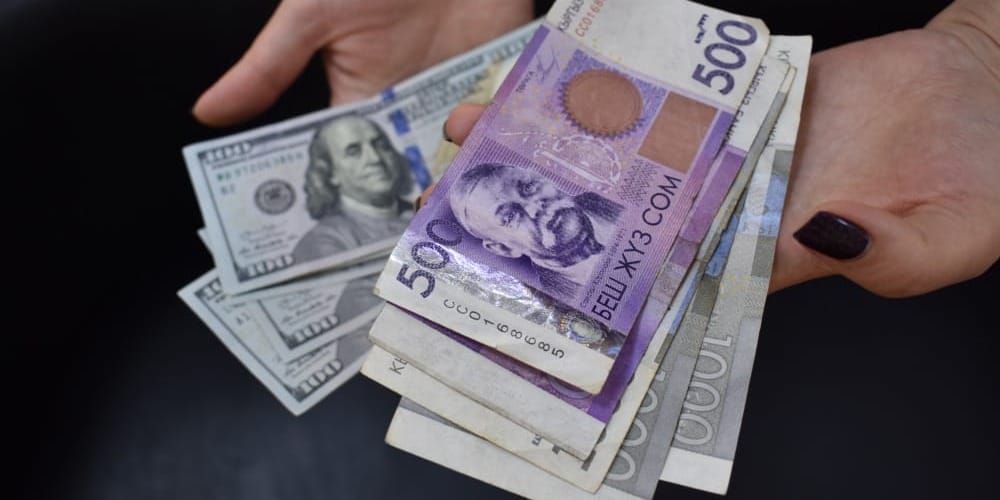 Четверо кыргызстанцев оштрафованы за незаконный обмен валюты в Араванском районе