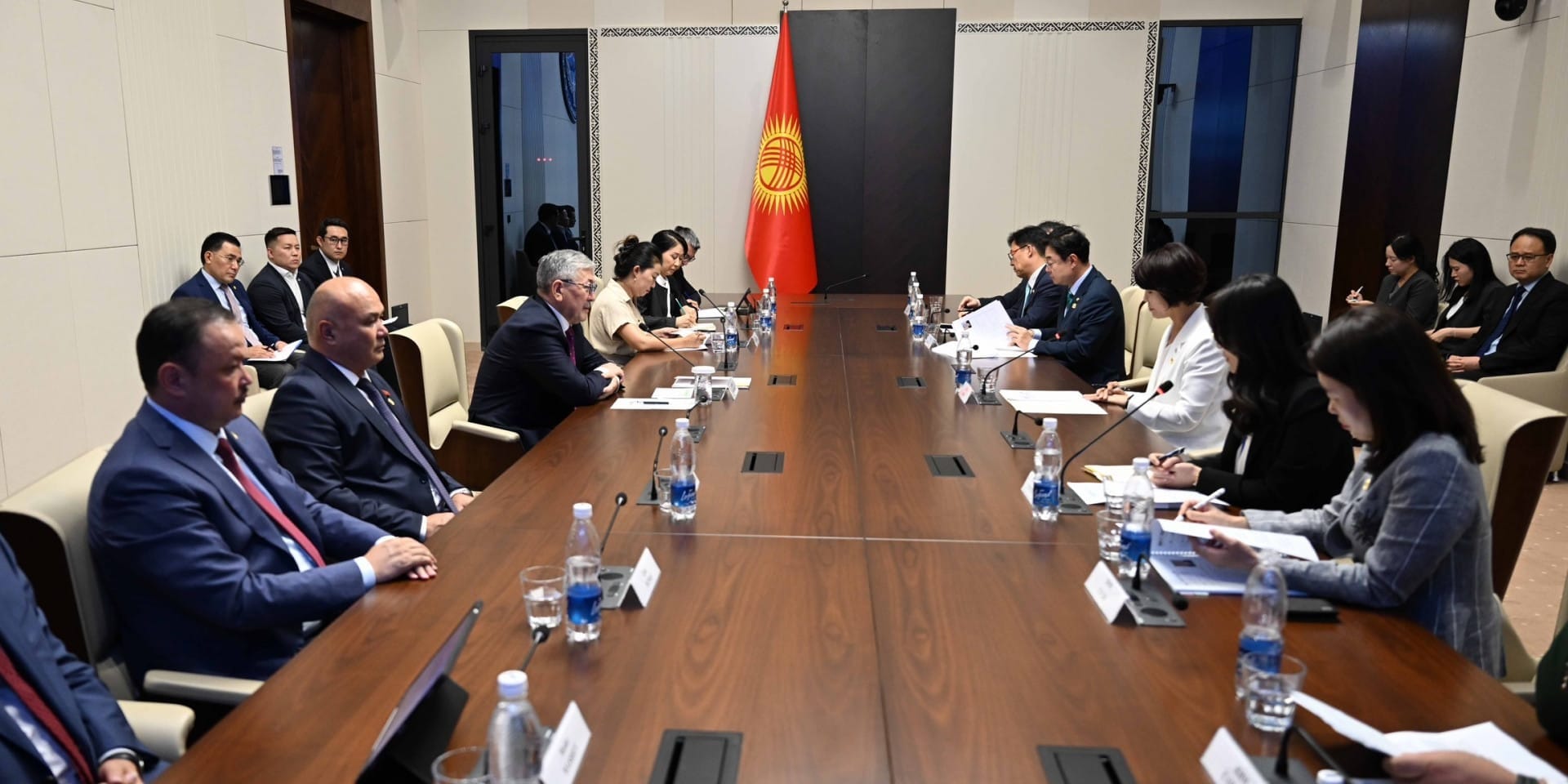 Кыргызстан намерен к 2030 году сократить выбросы на 16% — Касымалиев