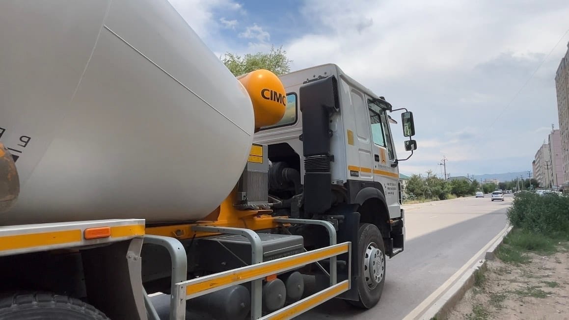 Водителей большегрузов оштрафовали на 2.5 млн сомов за выезд на дороги в жаркую погоду