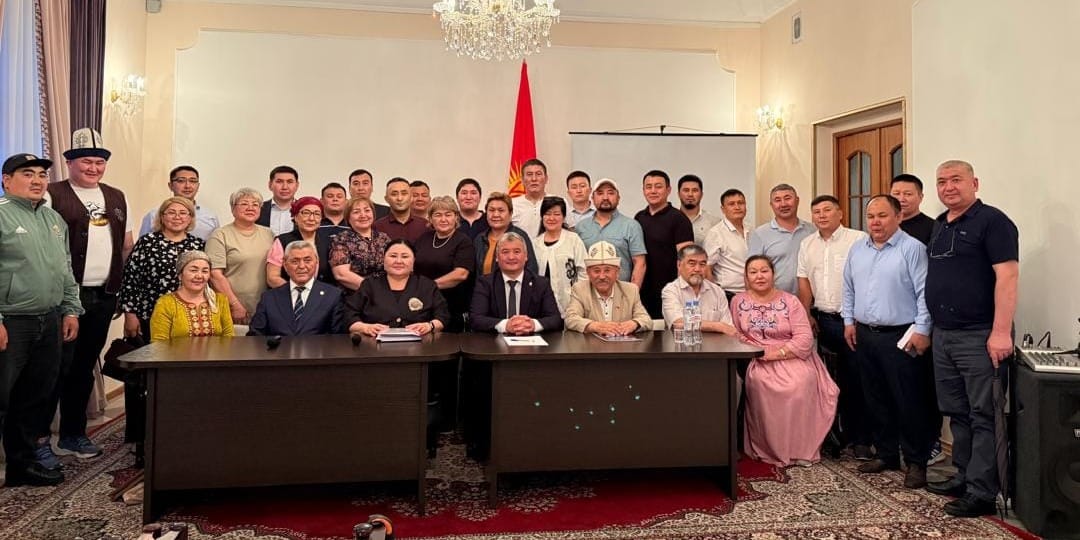 Кыргызстанцы неделями ждут приема в миграционных отделах России — Минсоцтруда