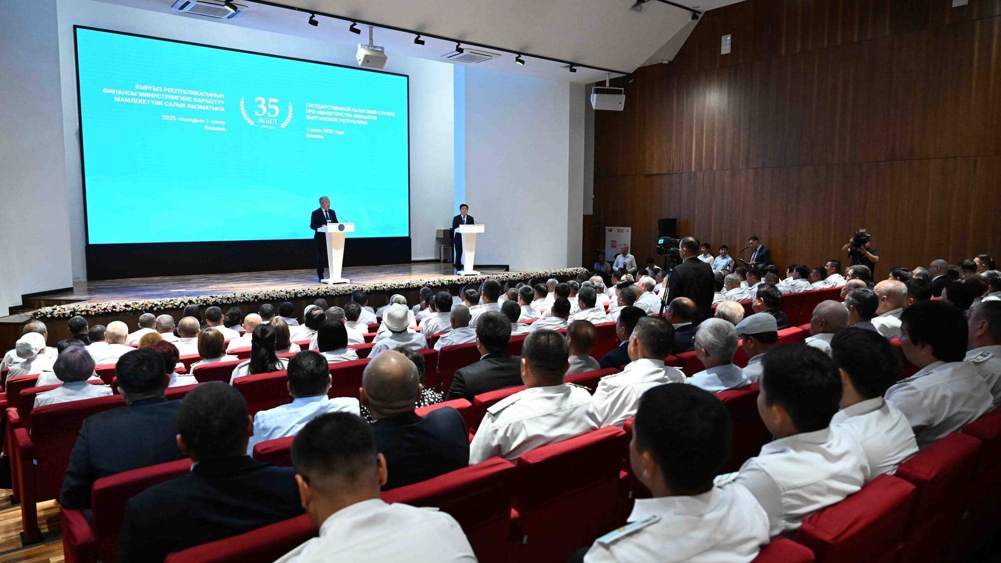 Наша налоговая система не должна мешать бизнесу – Касымалиев обратился к налоговикам