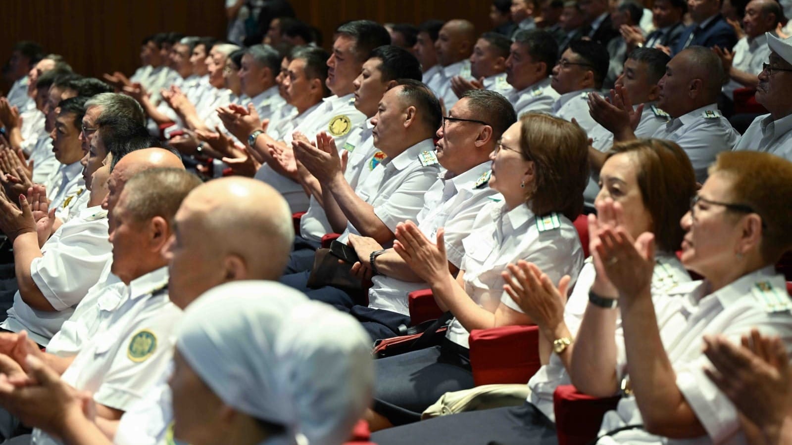 Налоговую и Таможенную службы выведут из состава Минфина и подчинят кабмину