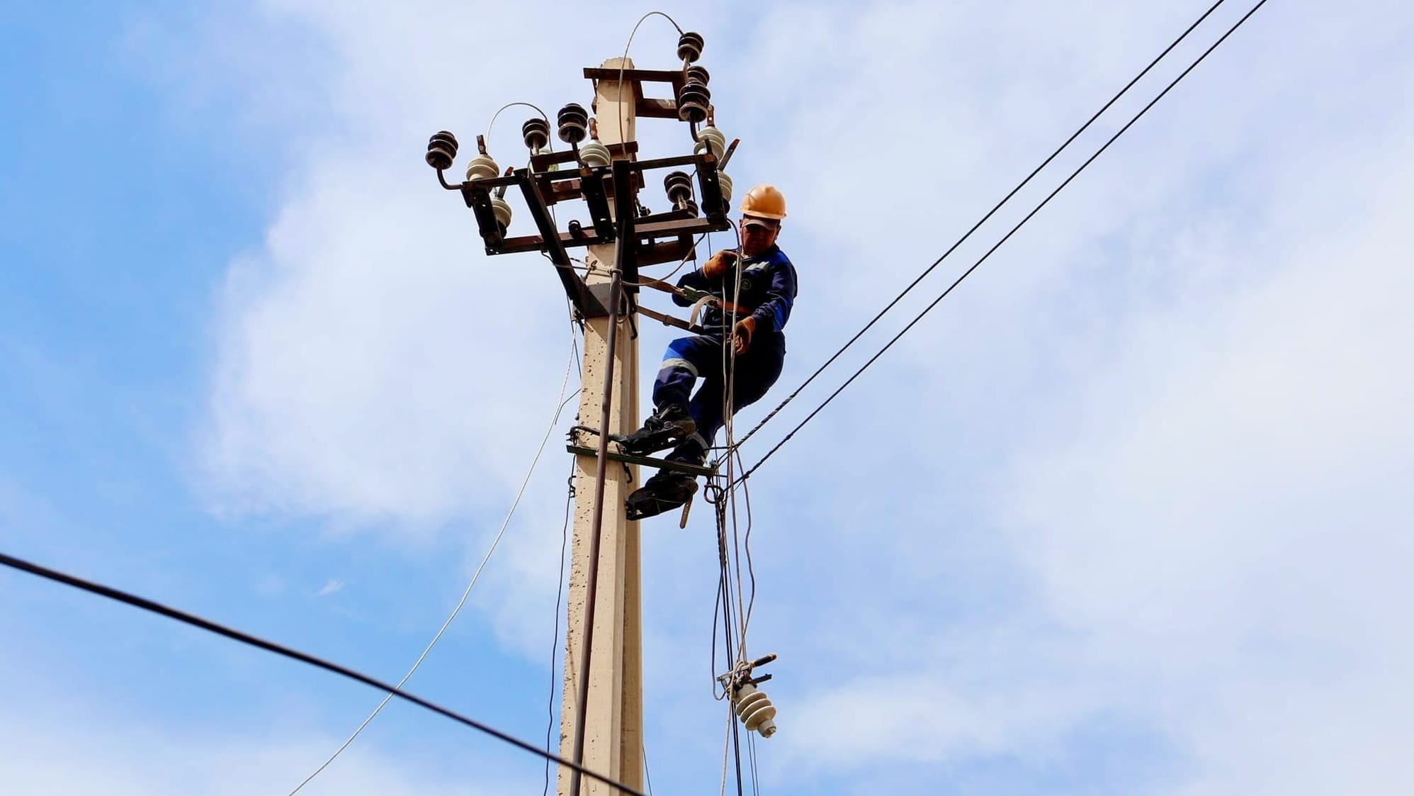 До конца года в Нарыне обновят почти 950 км ЛЭП