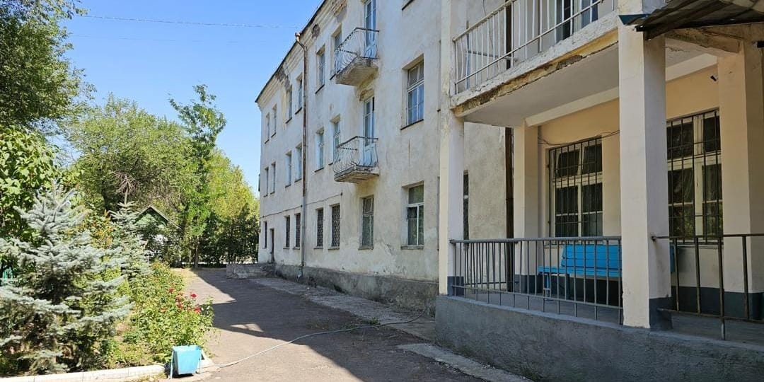 Здание гуманитарно-экономического колледжа им. Абая. Фото: ГКНБ.