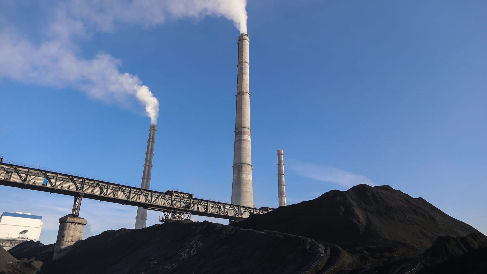 Кабмин установил 30% долю государства в совместной добыче угля для ТЭЦ Бишкека