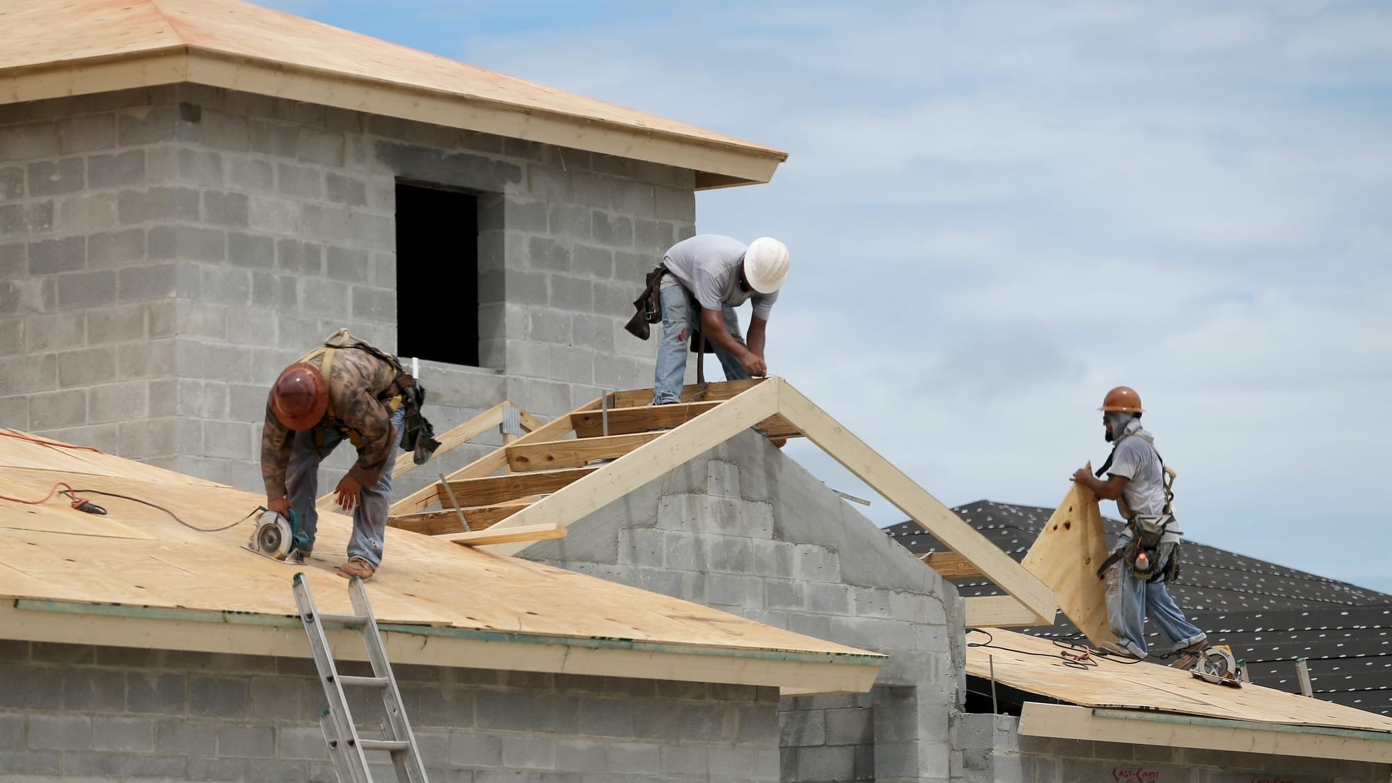 Индивидуальное жилищное строительство и экобезопасность по-новому: Жапаров подписал закон