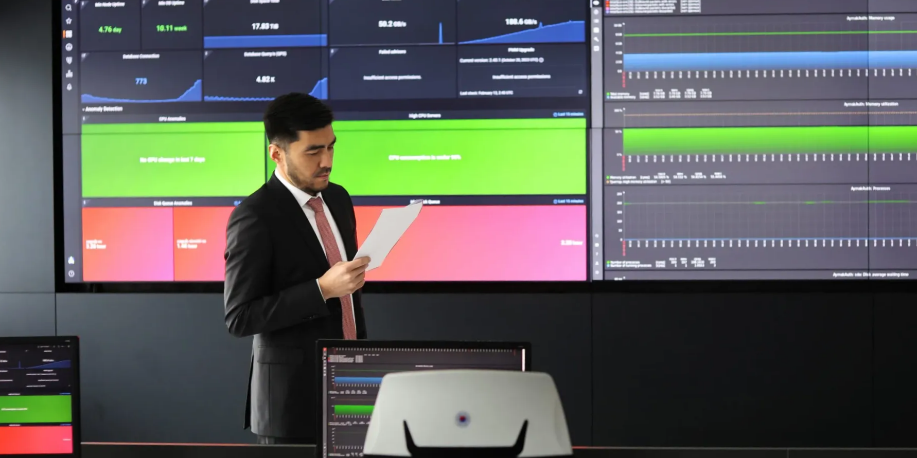 Цифровизация ускоряется: 178 онлайн-услуг, 3 млн загрузок Tunduk и 3900 км ВОЛС — отчет МЦР за 6 месяцев