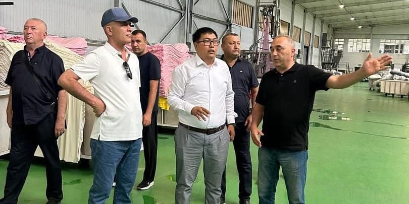 Кыргызстан и Таджикистан укрепляют промышленную кооперацию: подписаны меморандумы