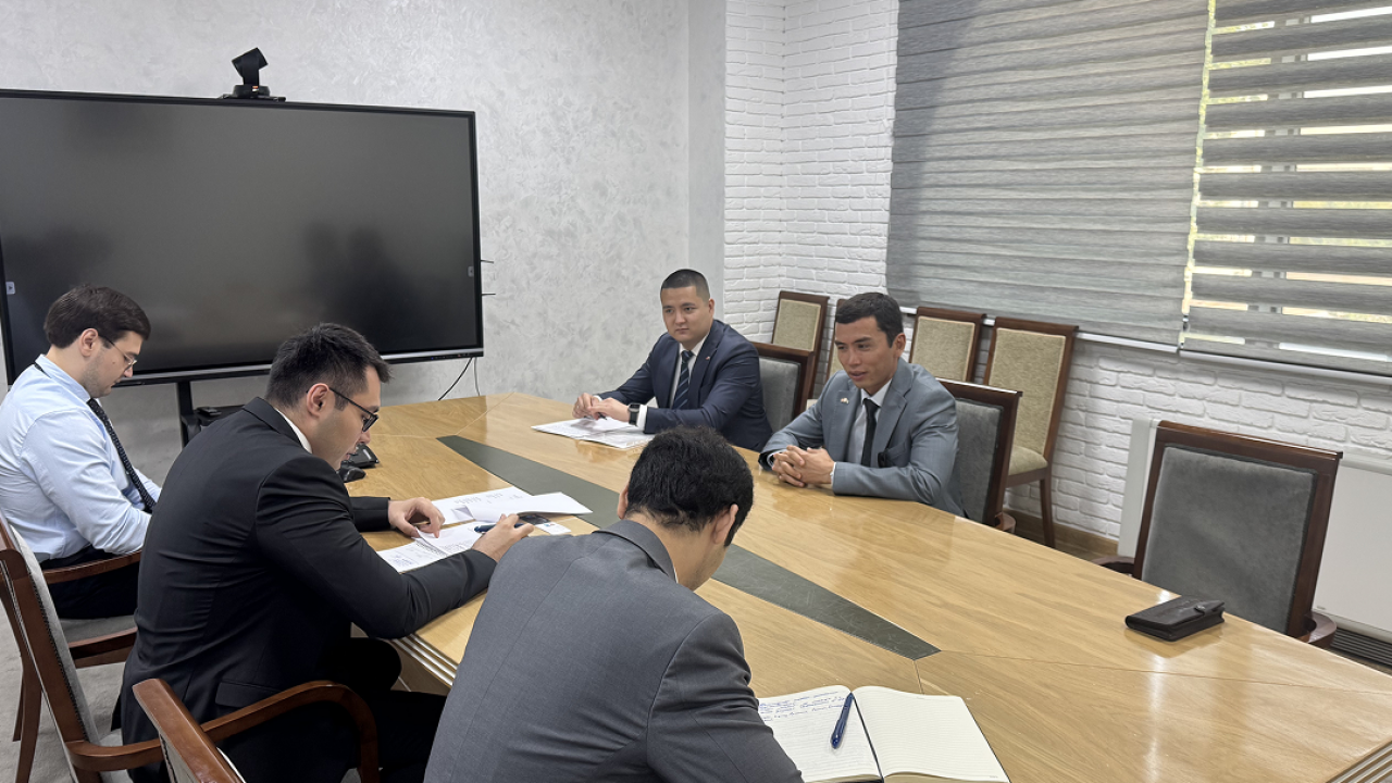 Кыргызстан и Узбекистан выработают комплекс мер по увеличению товарооборота до $2 млрд