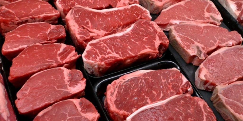 Госантимонополия проверила цены на мясо на центральном рынке Оша