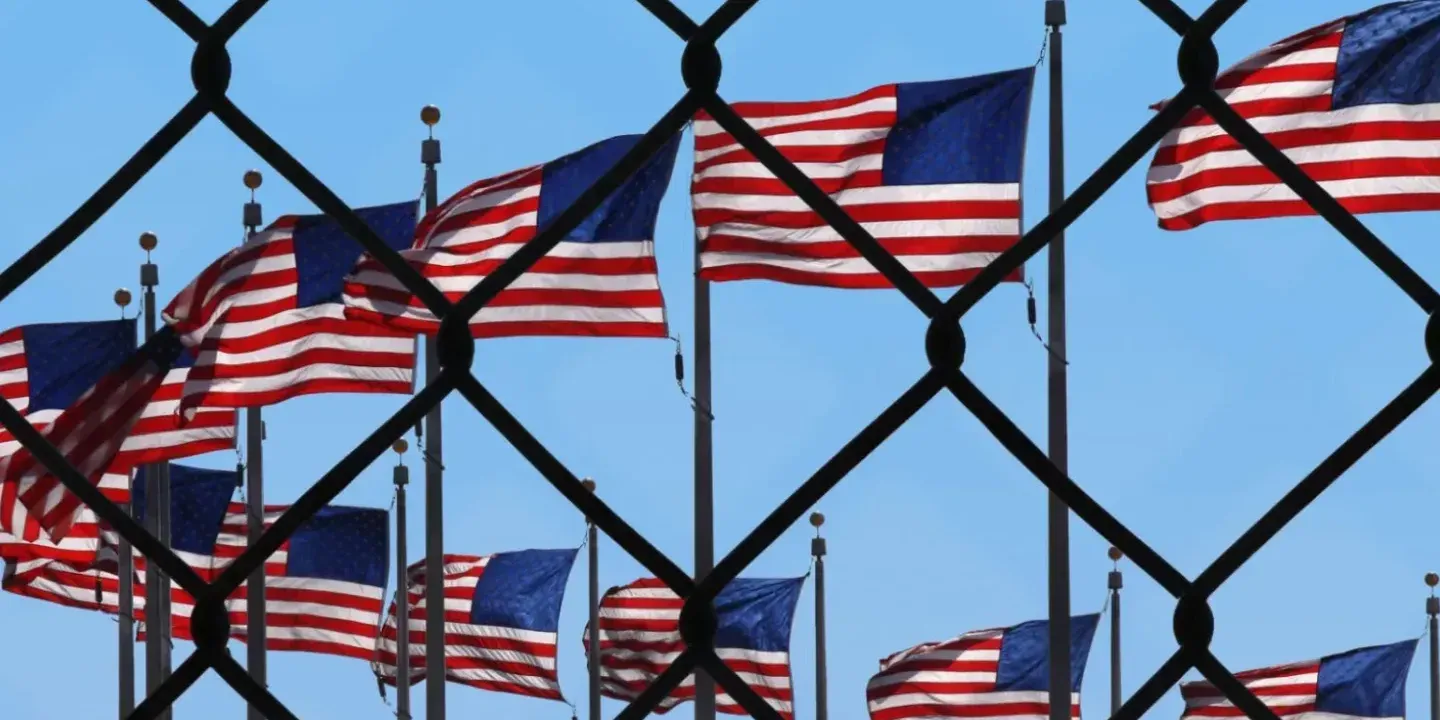 Из США депортировали 25 граждан Кыргызстана