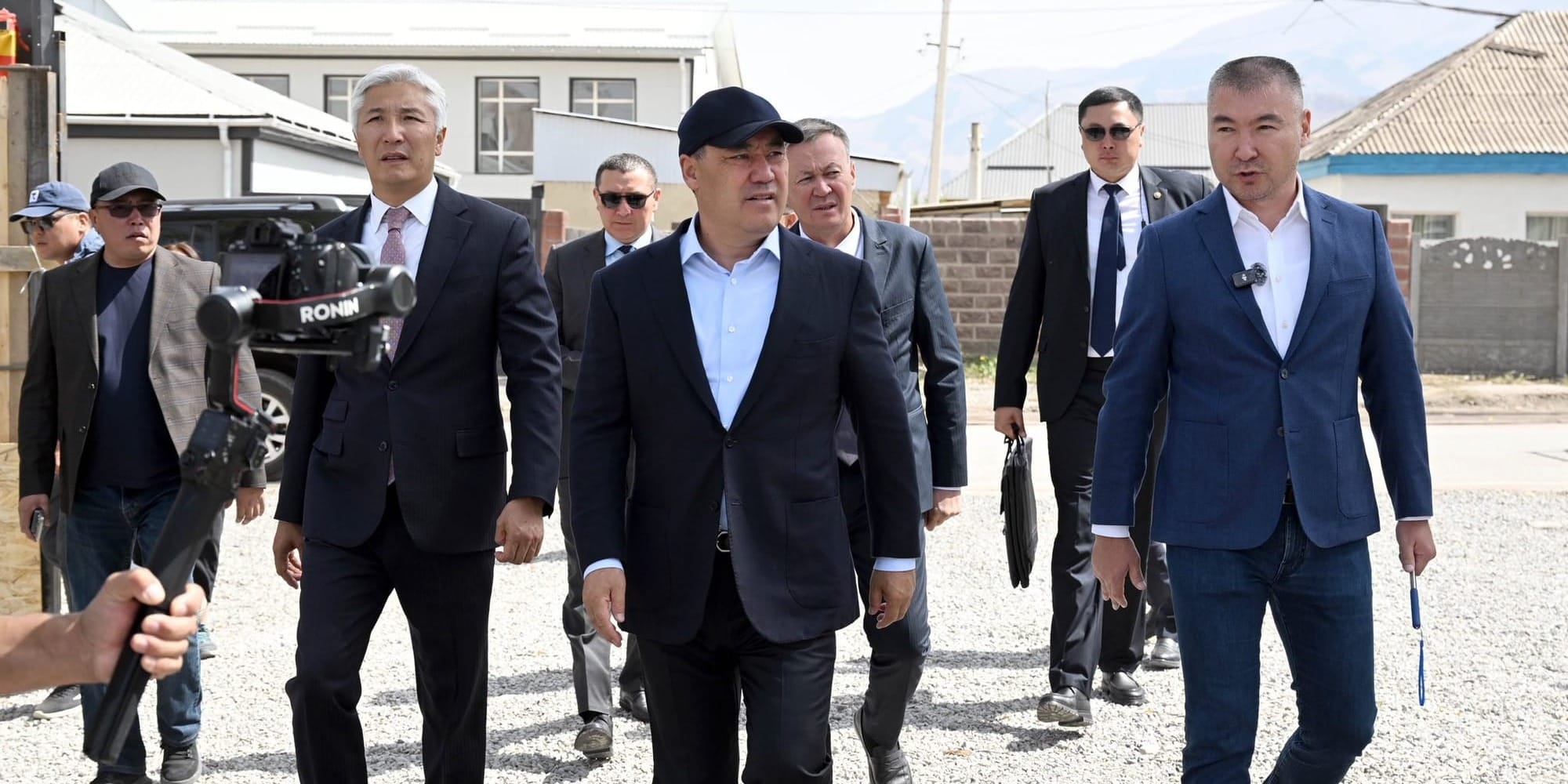 В Нарыне строят новые ЖК, культурные и соцобъекты – президент ознакомился с ходом работ