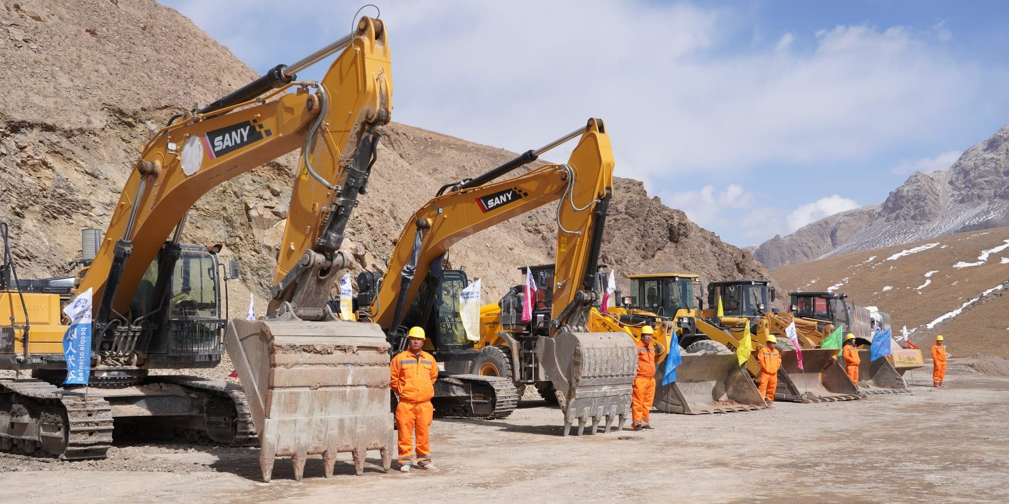 В Кыргызстане начато строительство крупнейших тоннелей на трассе Барскоон – Бедель