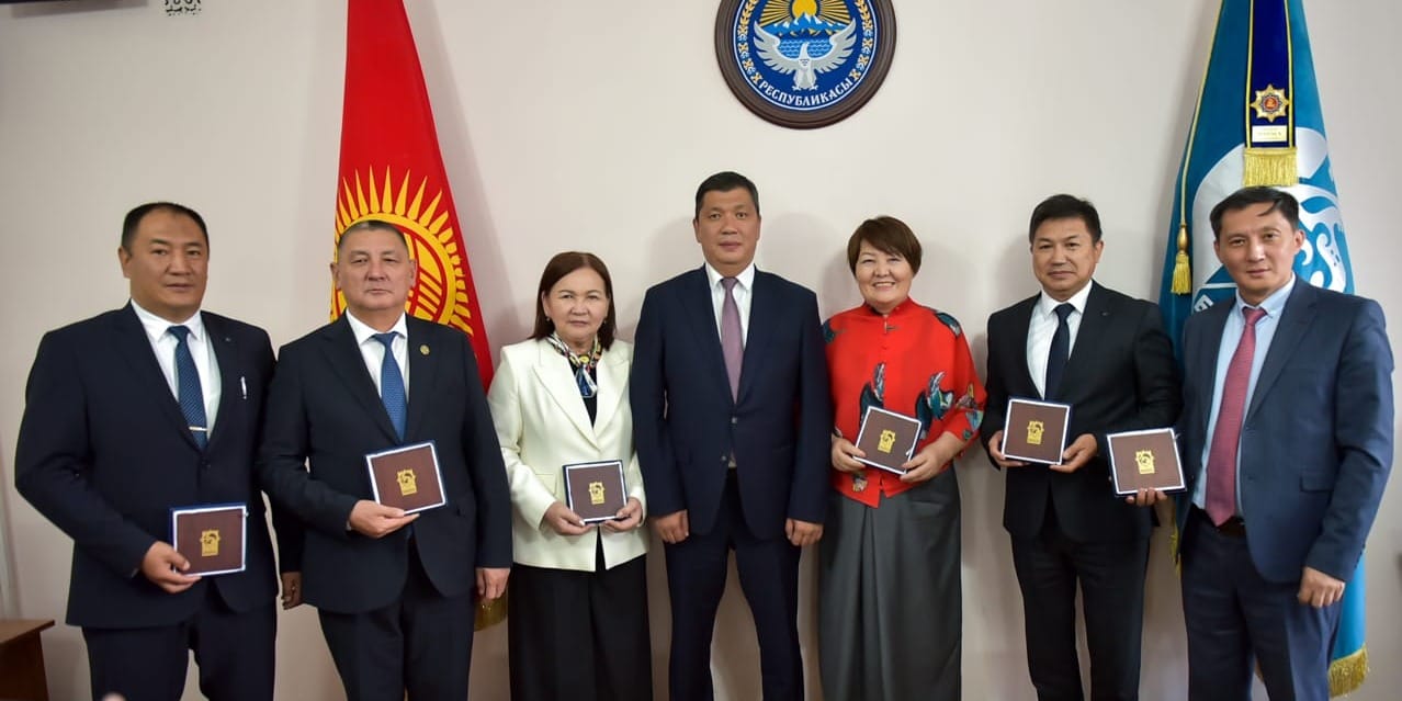 Мэрия Бишкека и вузы договорились готовить педагогов для столичных школ