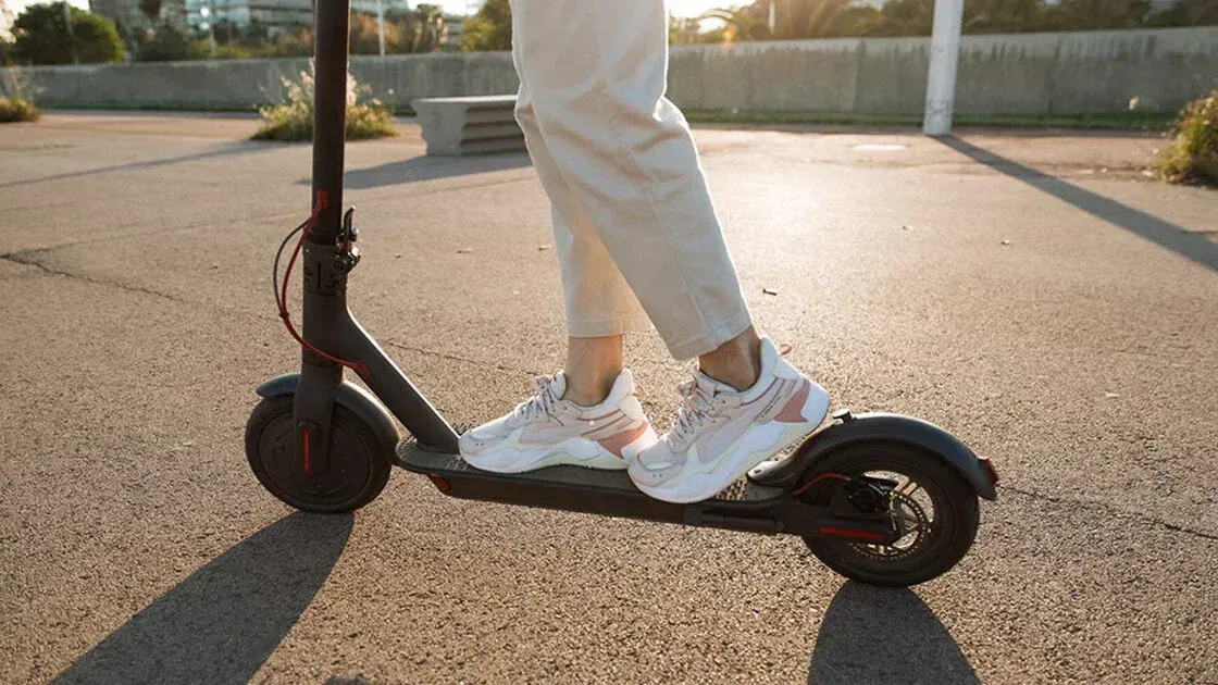 Власти Бишкека предлагают изымать самокаты, оставленные вне спецпарковок более чем на три часа