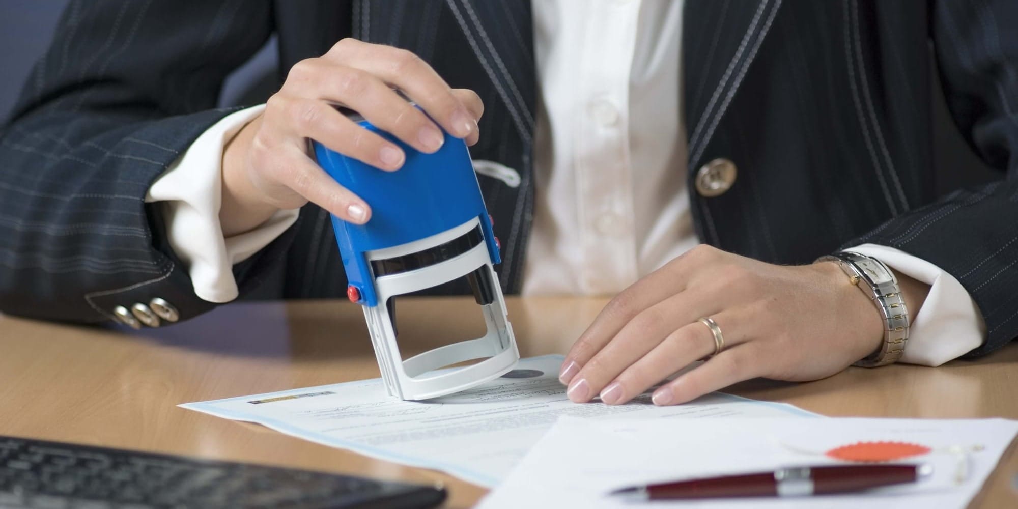 В Кыргызстане ряду агентств продлили лицензии на трудоустройство за рубежом