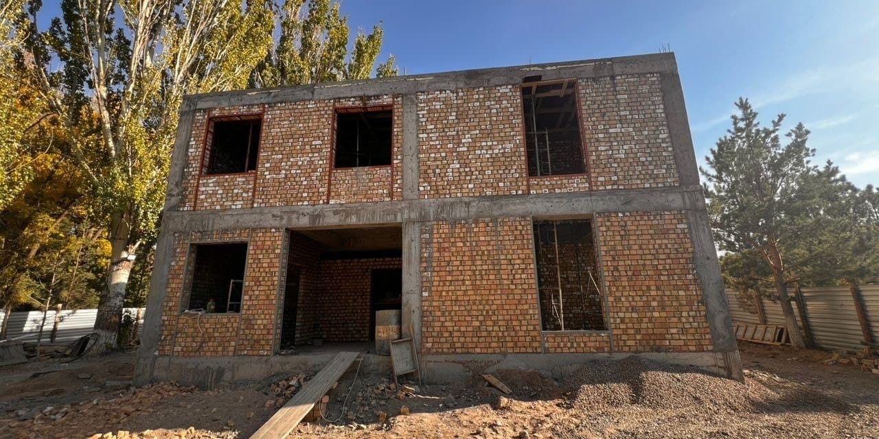 В Кочкоре возводят новое здание Минюста стоимостью 40 млн сомов
