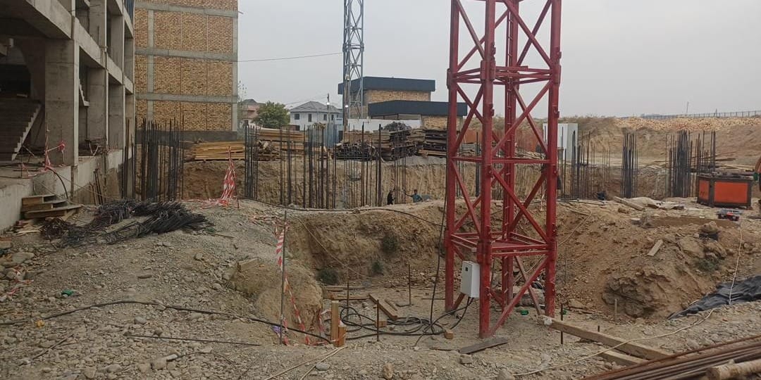 В Кызыл-Кие стройкомпанию «Элит Грант» оштрафовали на 200 тысяч сомов — причины