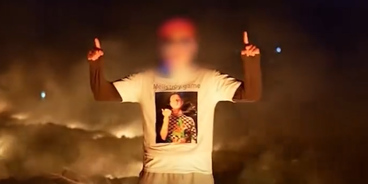 Пожар ради TikTok: поджог надписи Mellstroy обошелся бишкекчанину в 7.5 тысячи сомов