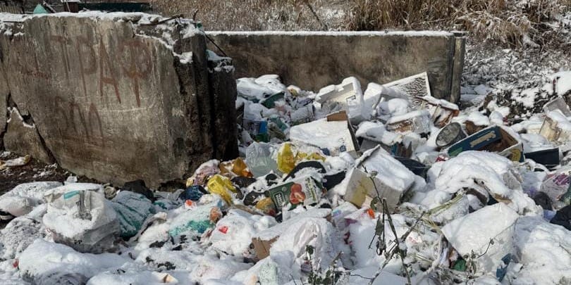 В Новопокровке обнаружили стихийную свалку бытовых отходов